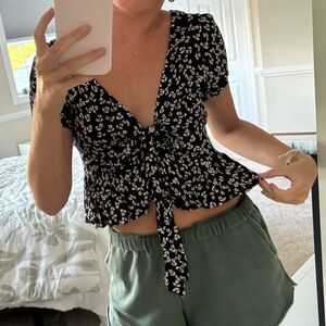 Pacsun Floral tie front shirt